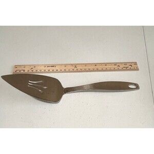 Oneida 18/8 Stainless Steel Pie Server  Kitchen Utensil With Hole Slotted